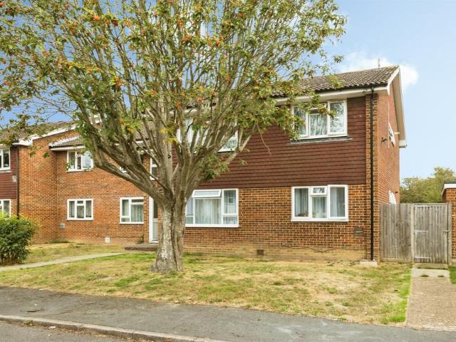 2 bedroom ground flat for sale