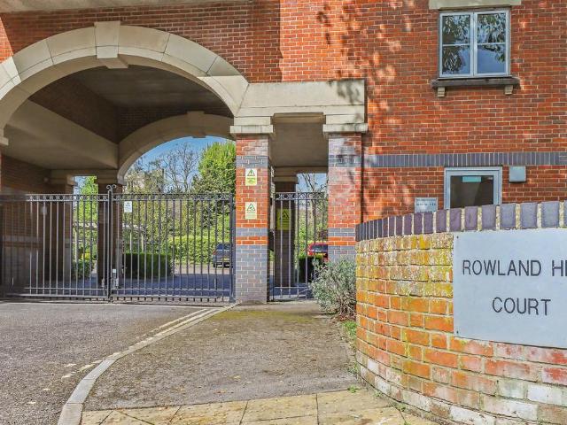 2 bedroom ground flat for sale
