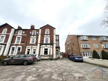 2 bedroom ground flat for sale