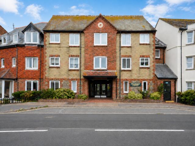 2 bedroom ground flat for sale