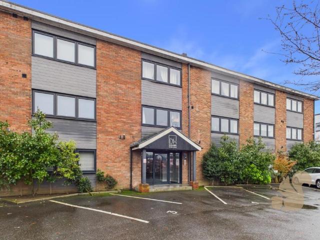 2 bedroom ground flat for sale