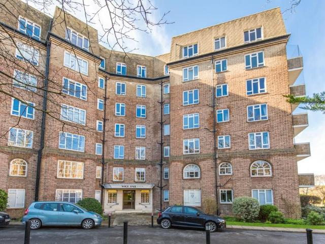 2 bedroom ground flat for sale
