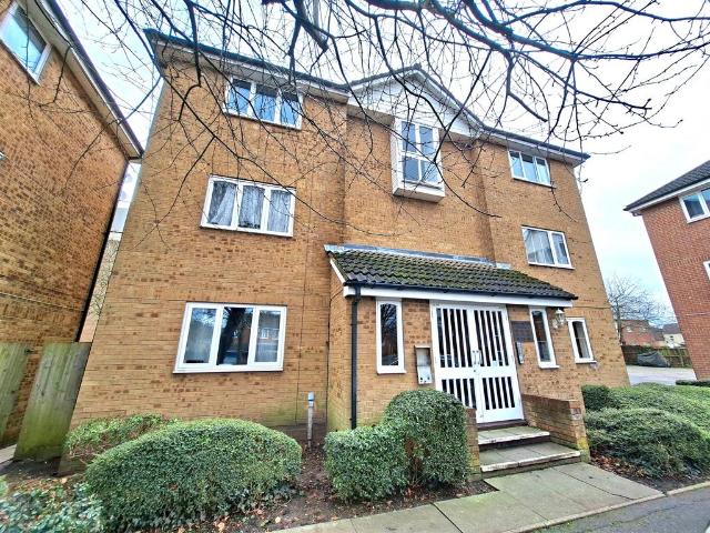 2 bedroom ground flat for sale