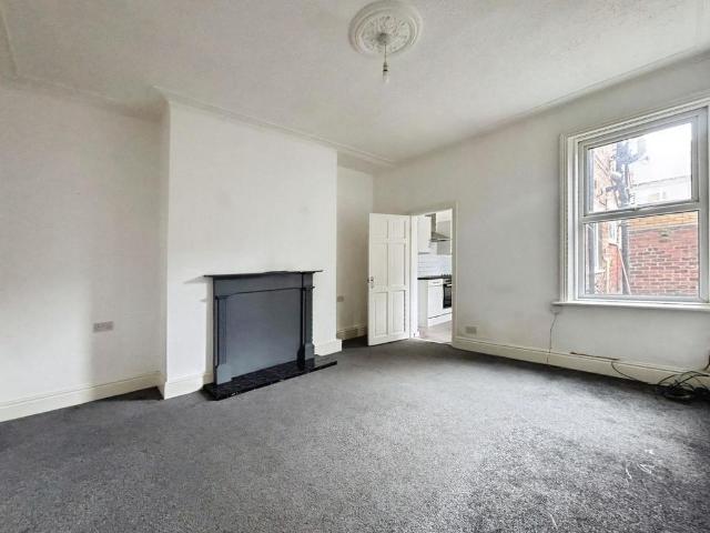 2 bedroom ground flat for sale
