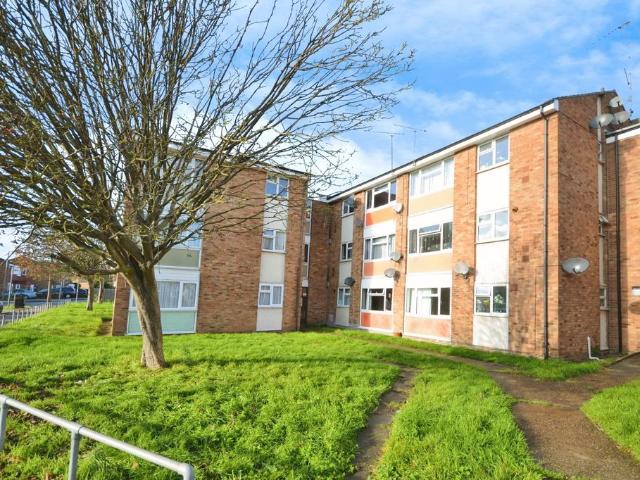 2 bedroom ground flat for sale