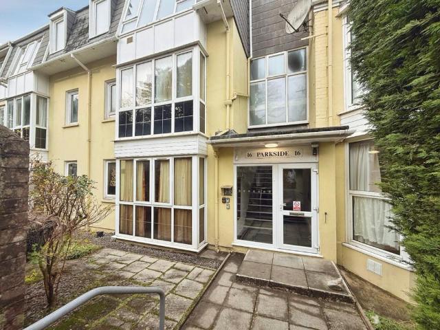 2 bedroom ground flat for sale