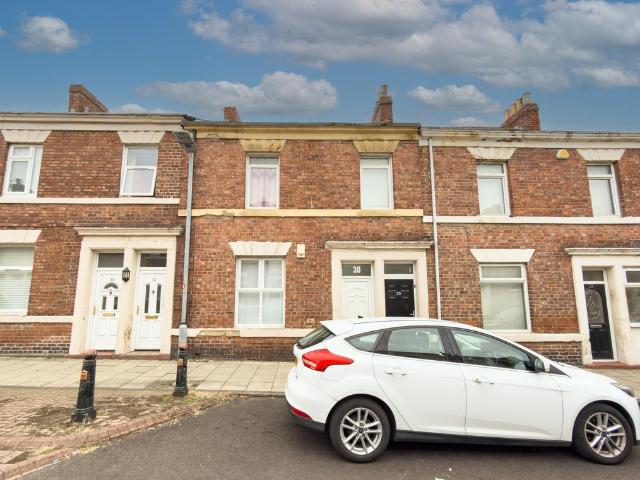 2 bedroom ground flat for sale