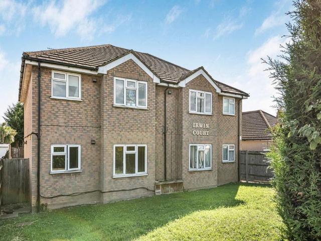 2 bedroom ground flat for sale