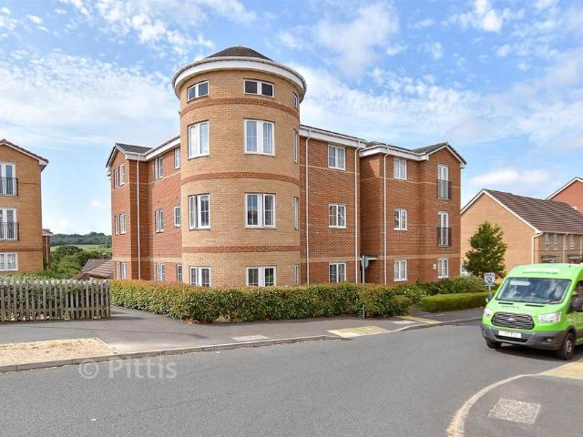 2 bedroom ground flat for sale