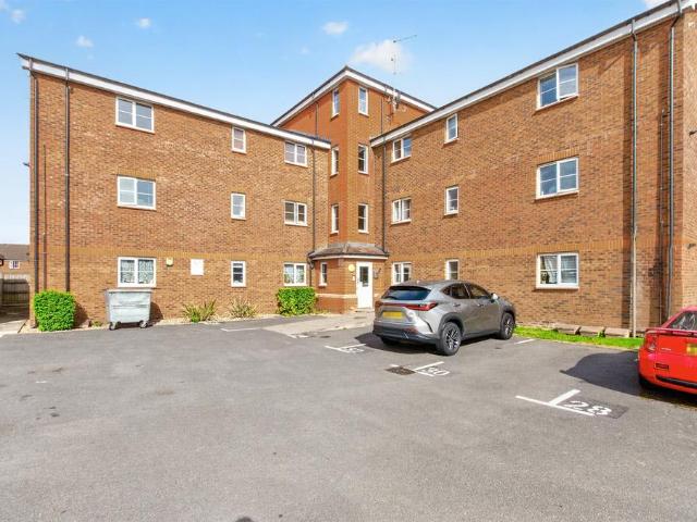 2 bedroom ground flat for sale