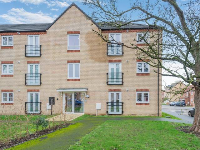 2 bedroom ground flat for sale