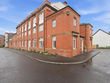 2 bedroom ground flat for sale