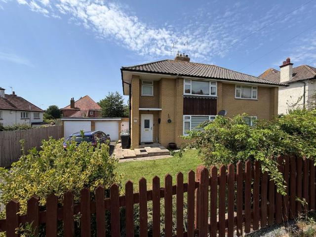 2 bedroom ground flat for sale