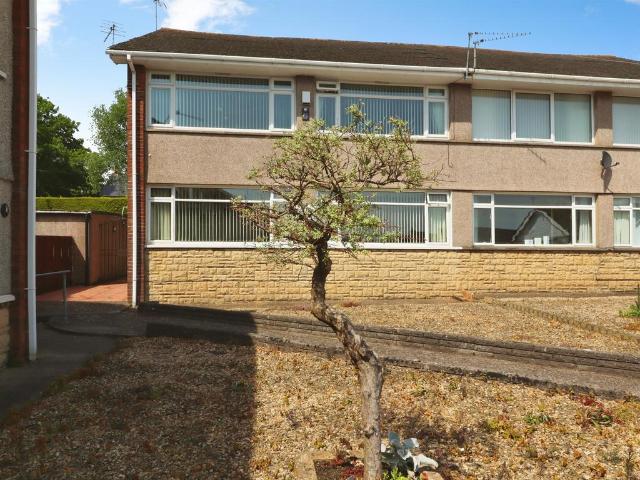 2 bedroom ground flat for sale