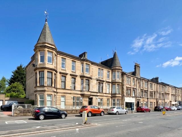 2 bedroom ground flat for sale