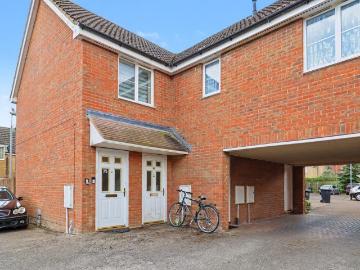 2 bedroom ground flat for sale