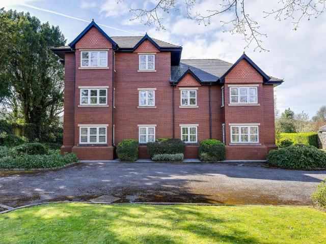 2 bedroom ground flat for sale