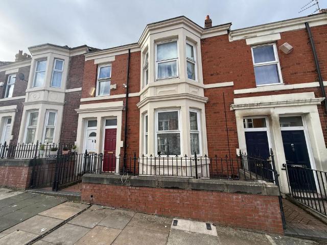 2 bedroom ground flat for sale