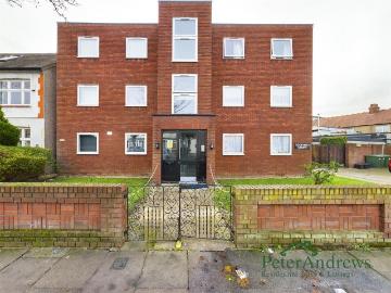 2 bedroom ground flat for sale