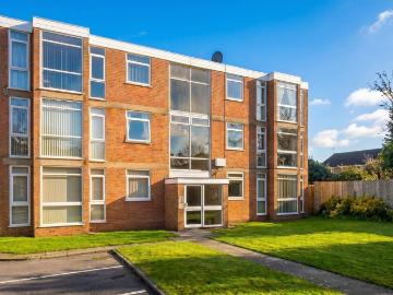 2 bedroom ground flat for sale
