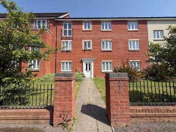 2 bedroom ground flat for sale