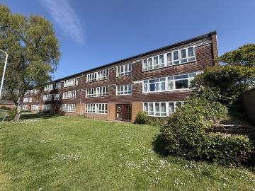 2 bedroom ground flat for sale