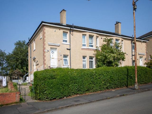 2 bedroom ground flat for sale