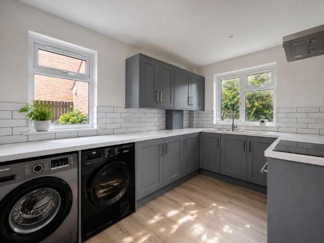 2 bedroom ground flat for sale