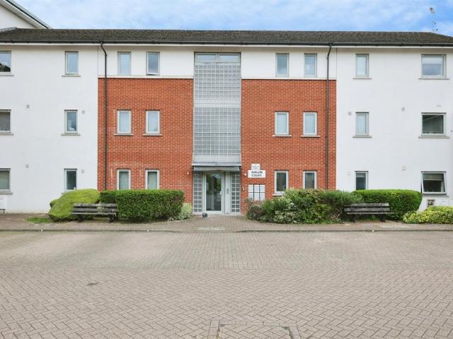 2 bedroom ground flat for sale