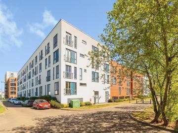 2 bedroom ground flat for sale