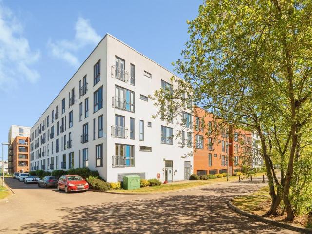 2 bedroom flat for sale