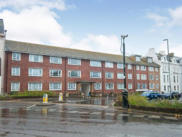 2 bedroom ground flat for sale