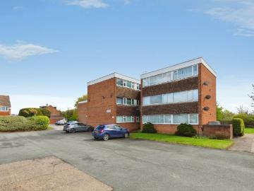 2 bedroom ground flat for sale