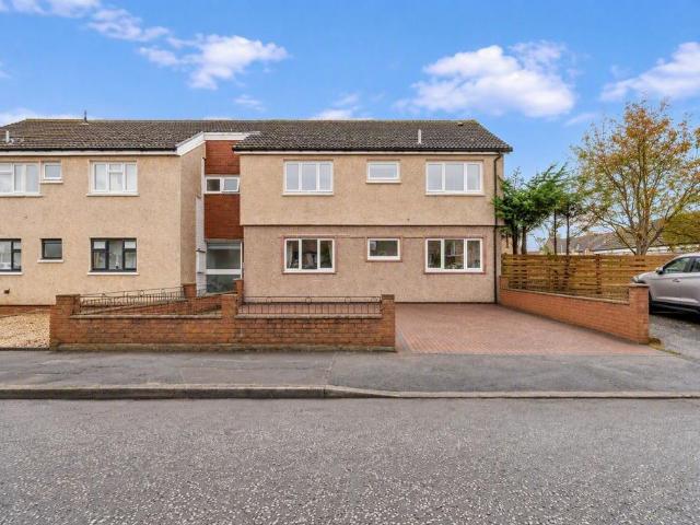 2 bedroom ground flat for sale