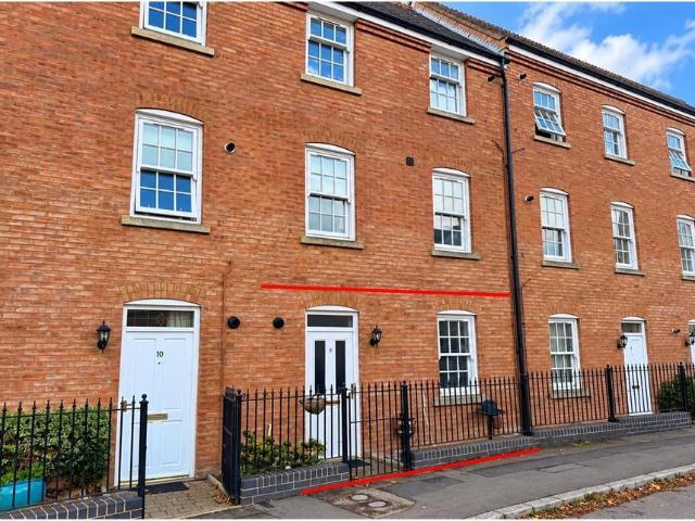 2 bedroom ground flat for sale