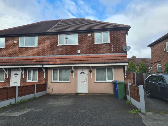 2 bedroom ground flat for sale