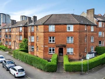 2 bedroom ground flat for sale