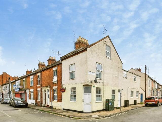 2 bedroom ground flat for sale