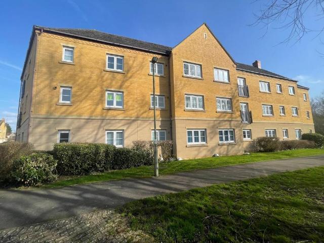 2 bedroom ground flat for sale