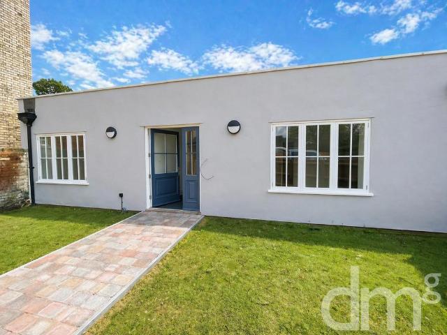 2 bedroom ground flat for sale