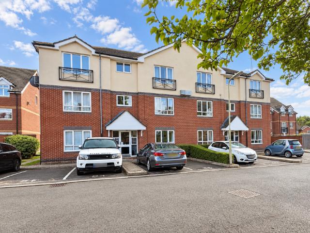 2 bedroom ground flat for sale