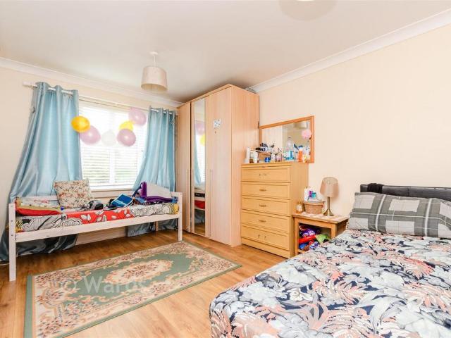 2 bedroom ground flat for sale