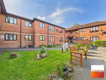 2 bedroom ground flat for sale