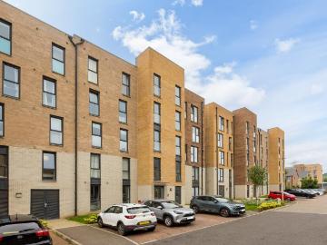 2 bedroom ground flat for sale