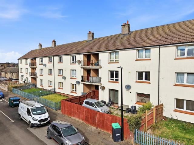 2 bedroom ground flat for sale