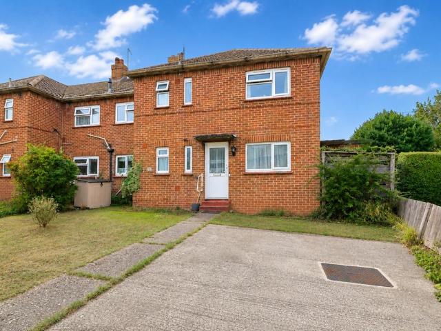 2 bedroom ground flat for sale