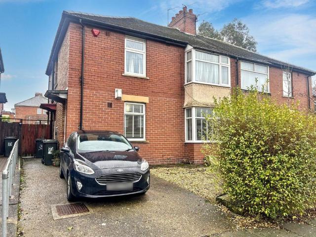 2 bedroom ground flat for sale