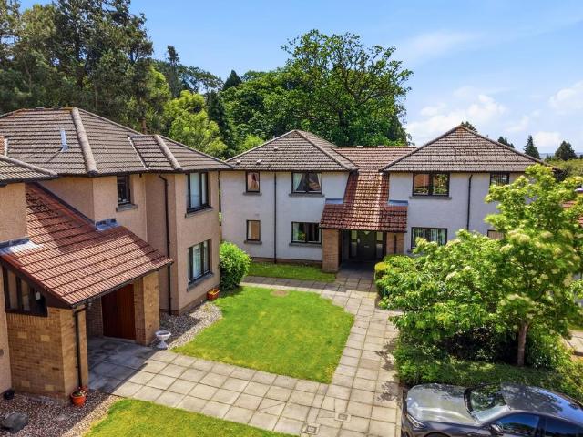 2 bedroom ground flat for sale