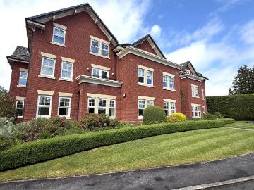 2 bedroom ground flat for sale