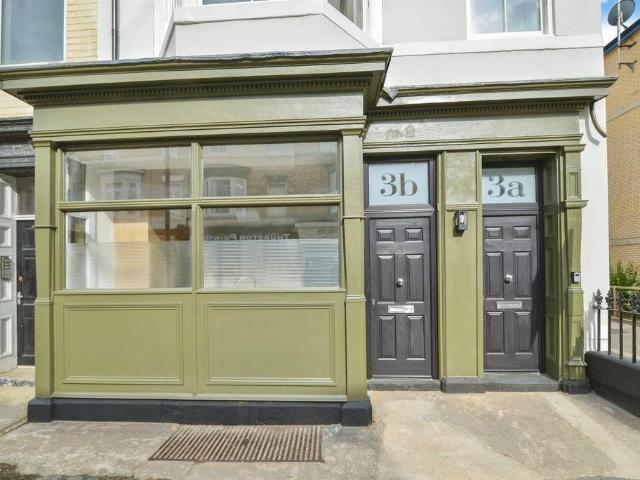 2 bedroom ground flat for sale
